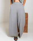 PANTALÓN PALAZO GRIS